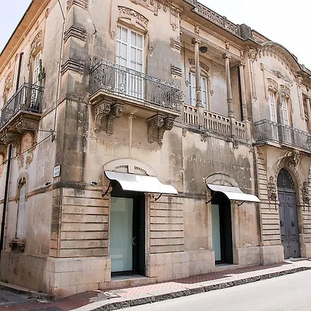 Palazzo Nicastro Gh - Red House